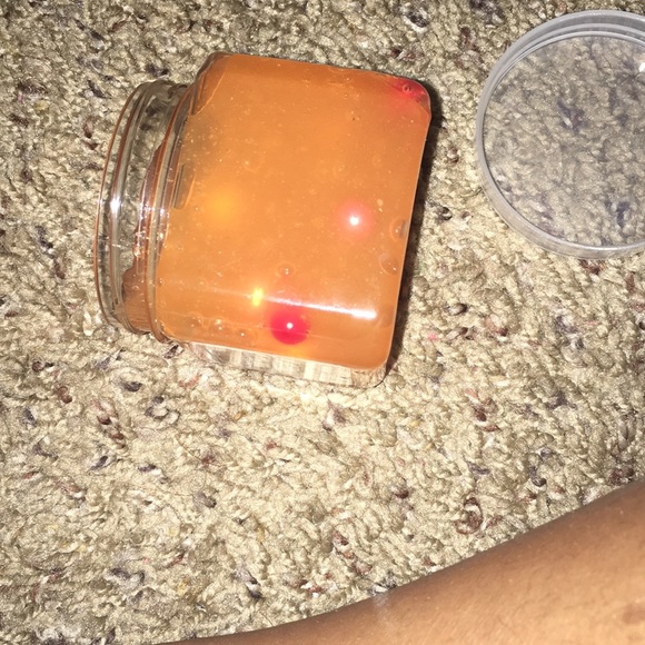 Orange clear slime with pearls - Picture 3 of 3